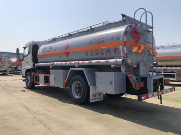 楚胜东风D9 12.7方油车